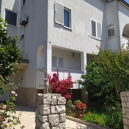 فندق مبيت وإفطار & Poppy Rose