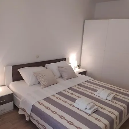 & Poppy Rose B&B 자다르